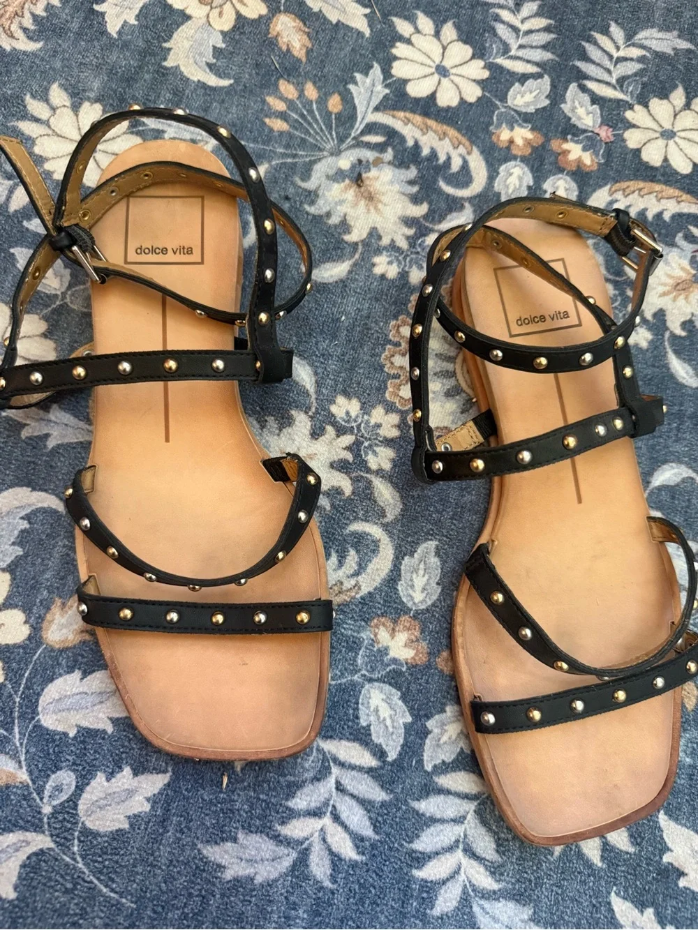 Dolce Vita Black Metallic Studded Leather Strappy Flat Sandals Size 7